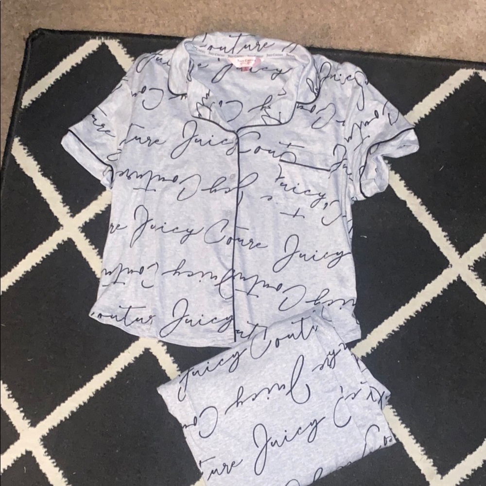 Juicy Couture Gray Script Print Pajama Set